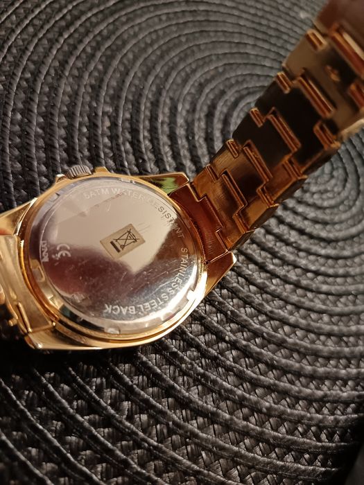 Часовник с кварцов механизъм Q&Q