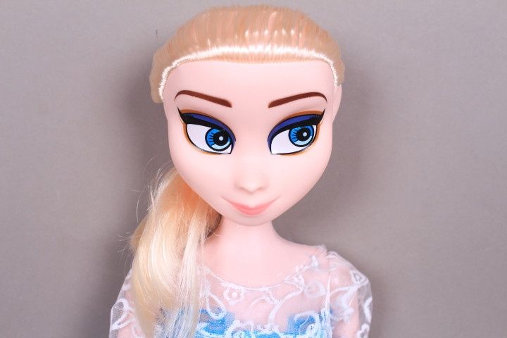 Куклите Елза и Ана -  музикални 54 см