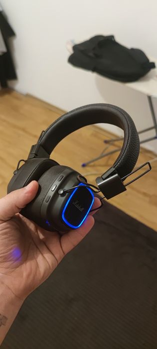 Продаю наушники Marshall(не ориг)