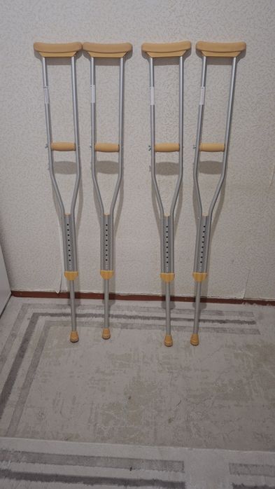 Костыли подмышечные