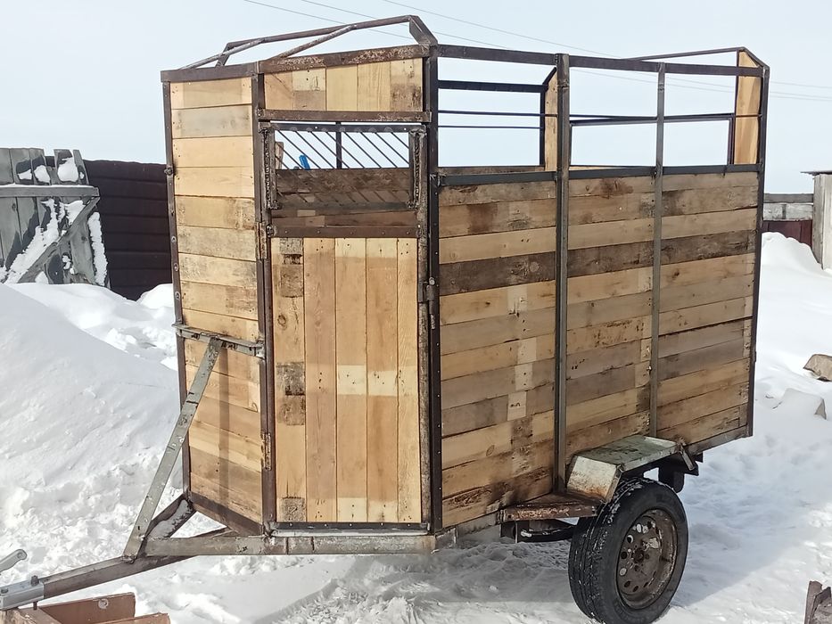 Прицеп коневозка.