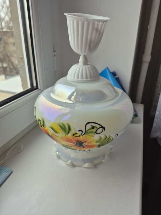 Продам люстру в отличном состоянии