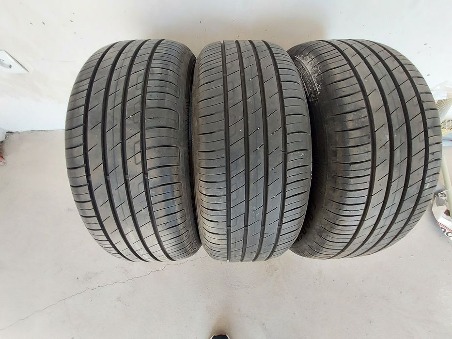 3 броя гуми Goodyear EfficientGrip Performance 2   215/55/17 летни