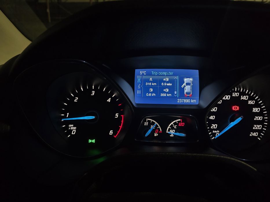 Vând ford focus mk3 2014.2.0 140cp