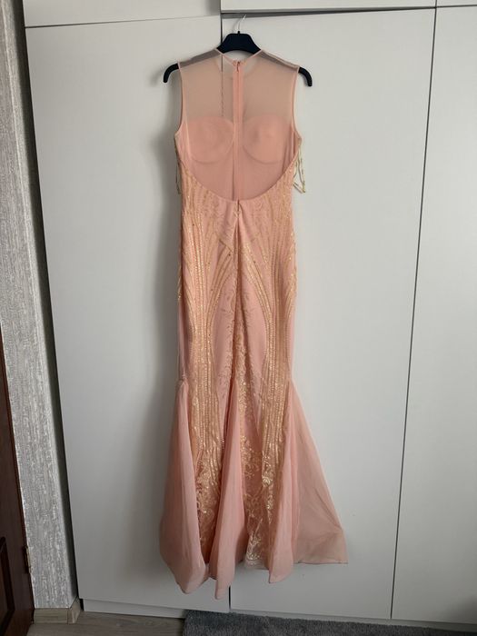 Вечернее платье в пол