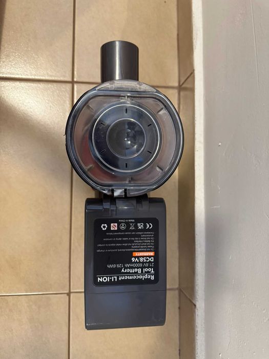 Dyson V6 Безкабелна прахосмукачка - пълен комплект + Laser