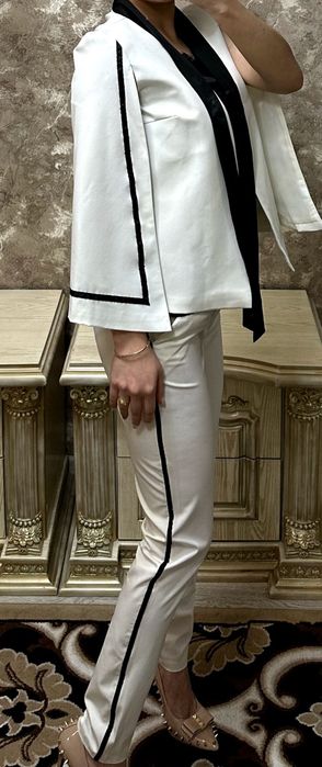 Костюм брюки белые