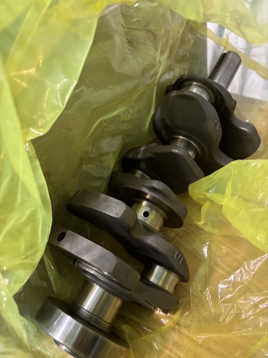 Поршен, кольца, головка прокладка, вкладыш,шатун, клапаны Honda Crider