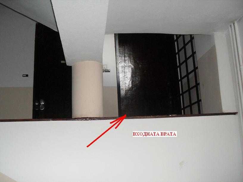 Дава се под наем Четиристаен апартамент в София, Център - 100 кв.м за 137700 € - Снимка #2