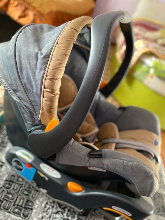 Chicco автокресло