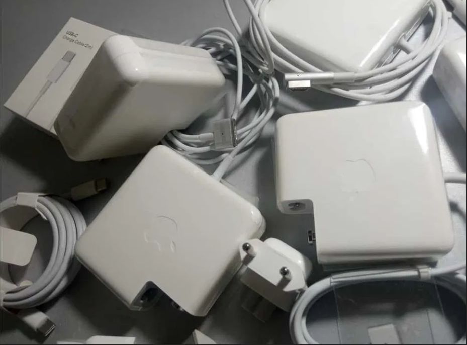 на MacBook 85W (ватт) - зарядка, блок питания