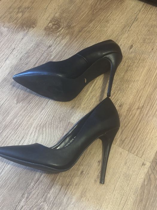Pantofii cu toc  nr 39