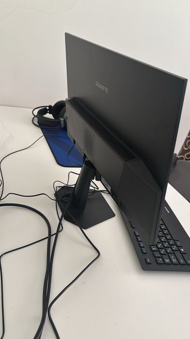 Монитор Gigabyte
