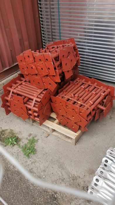 Ново фасадно скеле произведено в италия със сертификат и паспорт