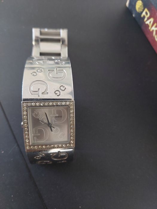 Ceasuri damă de vanzare ,perfect funcționale un guess unseiko mecanic