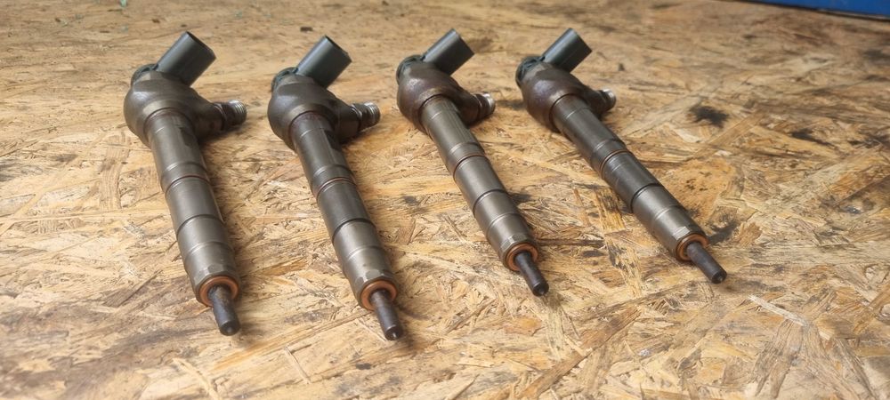 Set injectoare - 4 buc. Golf 7 Audi A3 8V, cod 04L130277E - 0445110475