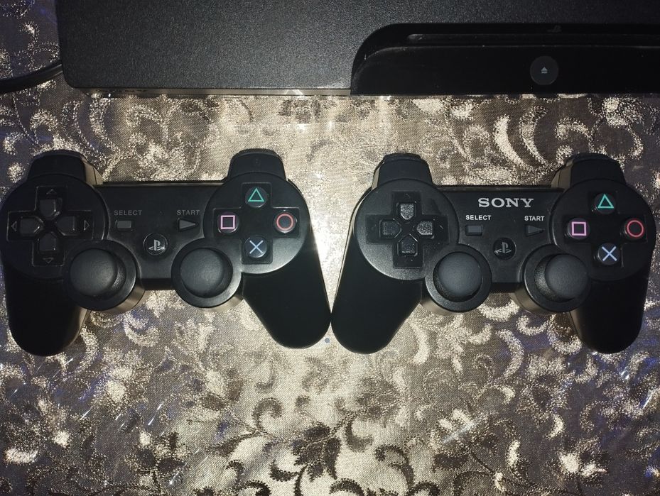 Продам PlayStation 3 Slim