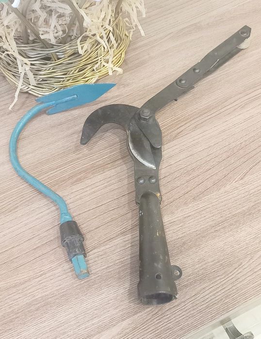 Отдам бесплатно садовый инструмент