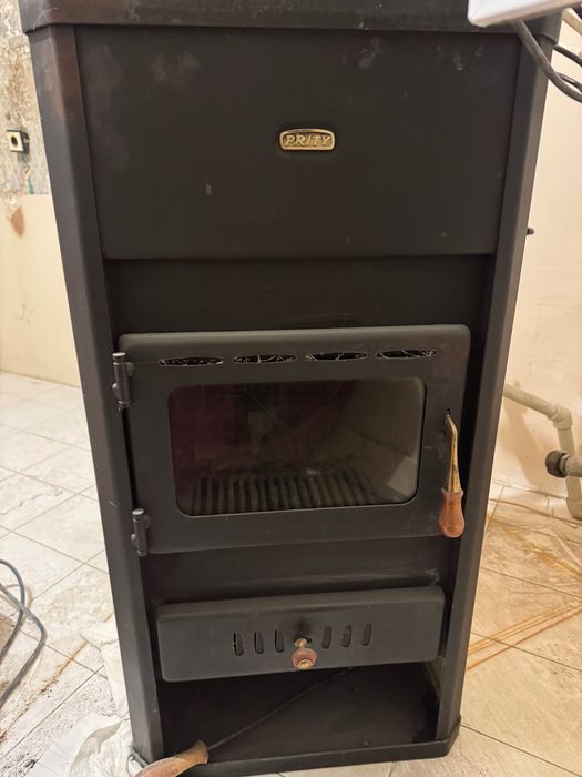 Камина на твърдо гориво с водна риза Prity