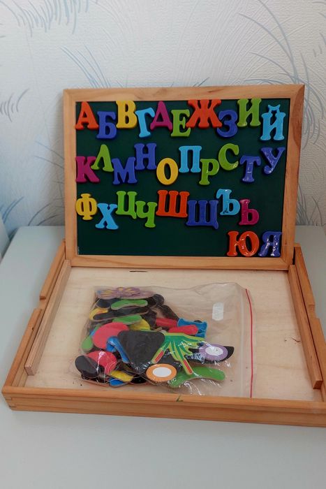 Магнитна двулицева дървена дъска с аксесоари