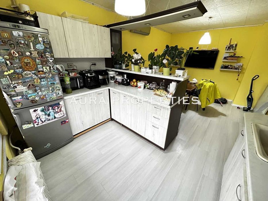 Продава се Двустаен апартамент в Разград, Център - 68 кв.м за 1328 €/кв.м - Снимка #1