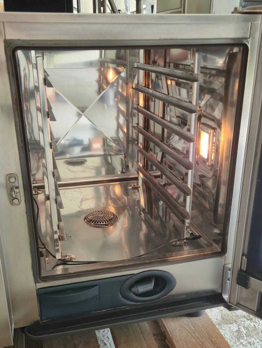 Cuptor Rational pe gaz