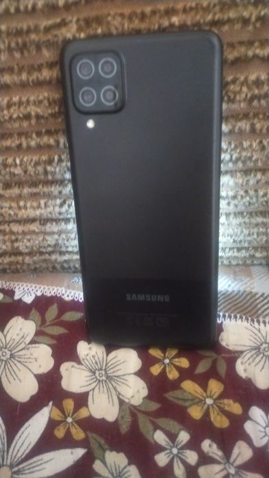 Продам телефон Самсунг А12