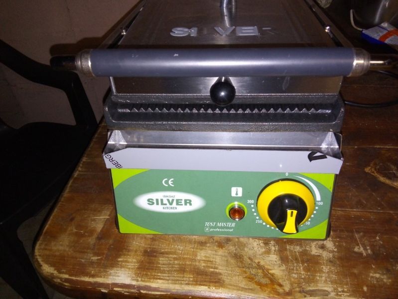 Тостер, професионален за принцеси, тостове ЧИСТО НОВ