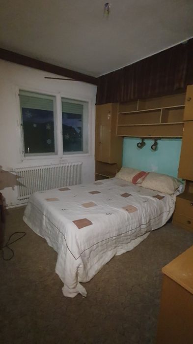 Apartament de vânzare Ștei 3 camere 2 băi