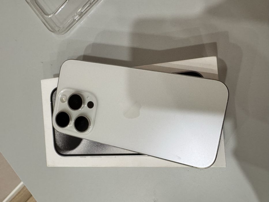 Продам айфон 15 про