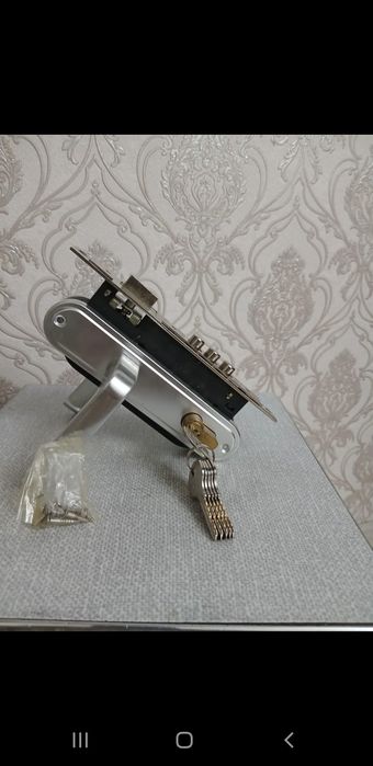 Продам врезные и накладные замки