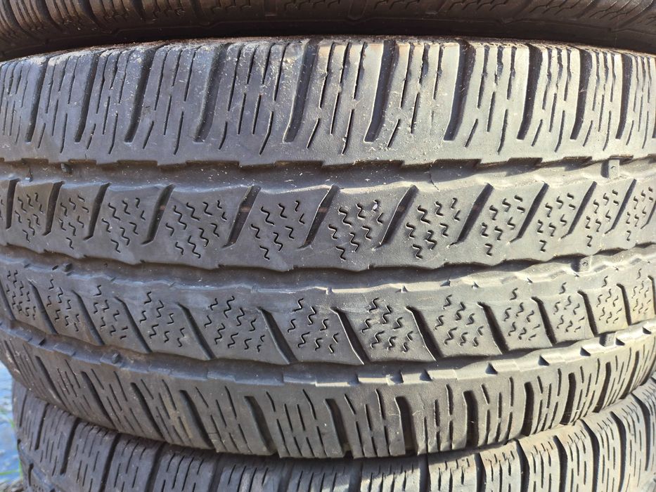 4 Anvelope de IARNA - 225/65/16C Continental impecabile DOT 2022