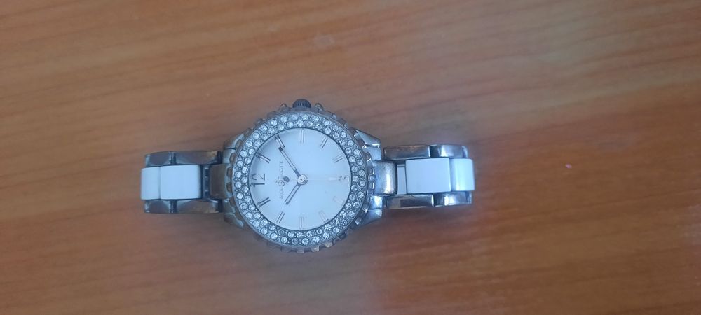 Продаю       часы