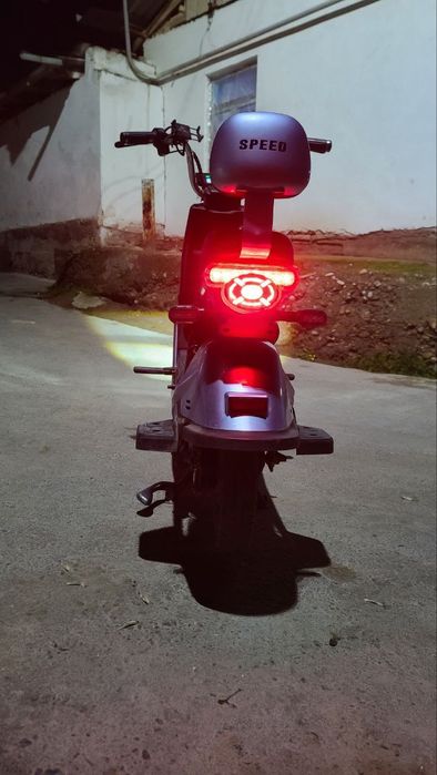 Elektron skutr  sotiladi