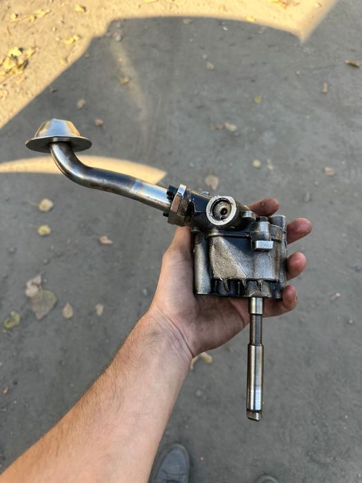 Продам Масляный насос б/у