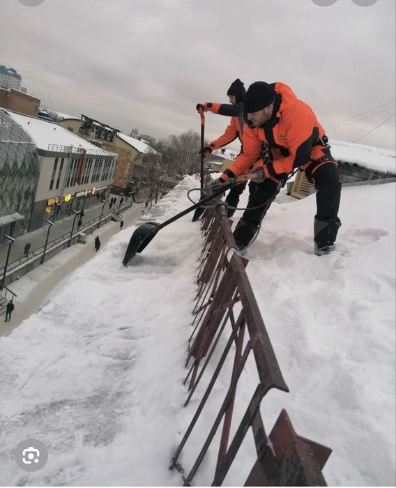 Очиска крыш от снега и льда