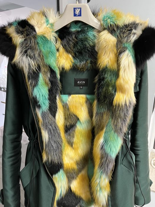 Парка на Avin в прекрасни цветове