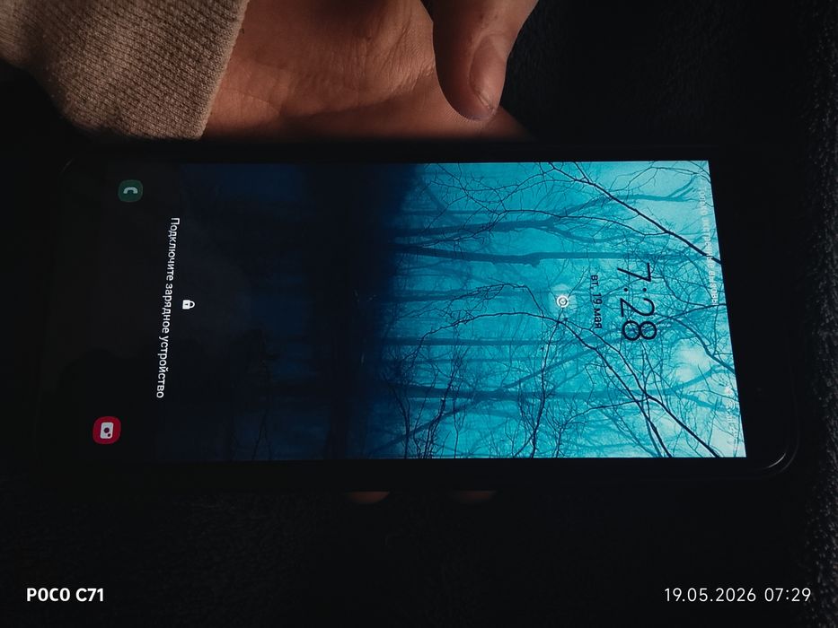 Телефон Samsung J4+
