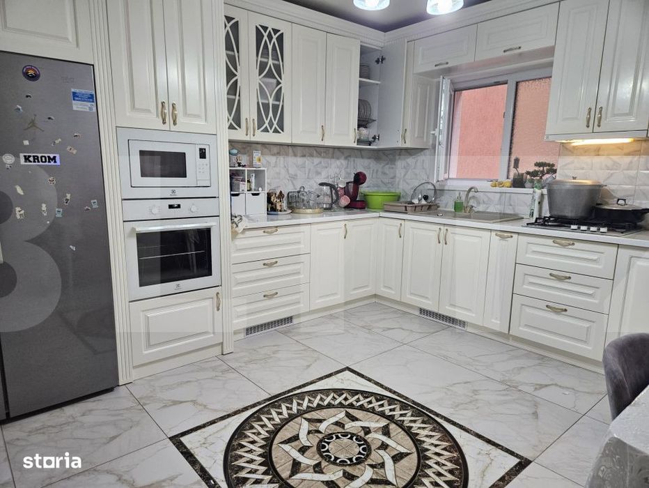 Proprietate moderna cu doua locuinte – Zona Centrala