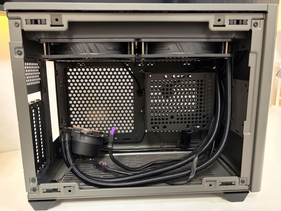 Cooler Master NR200P Max + AIO 280mm