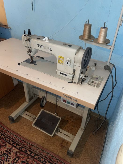 Продам машинку швейную , шагайка .