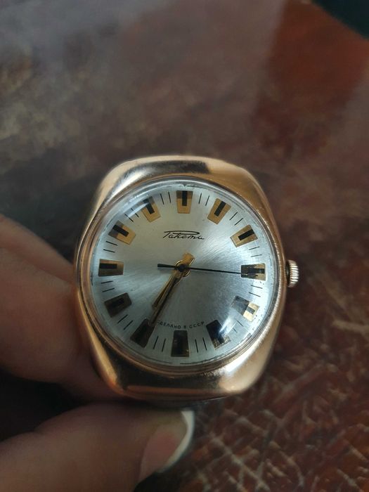 Злотые часы отличное состояние