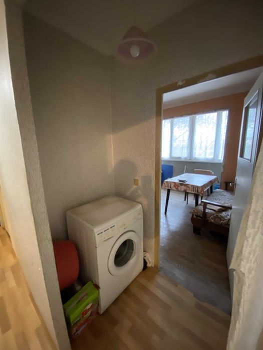 Продавам тристаен апартамент град Ямбол