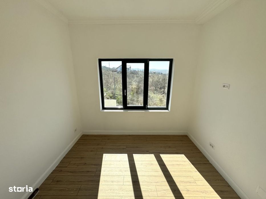 5 camere! CANALIZARE! Incalz in pard! Vila Tomesti