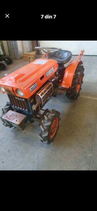 Vând tractoraș kubota 4x4 b5000, cu tot cu freză