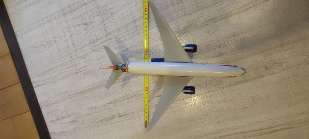 Самолет макет на British airways 1:250