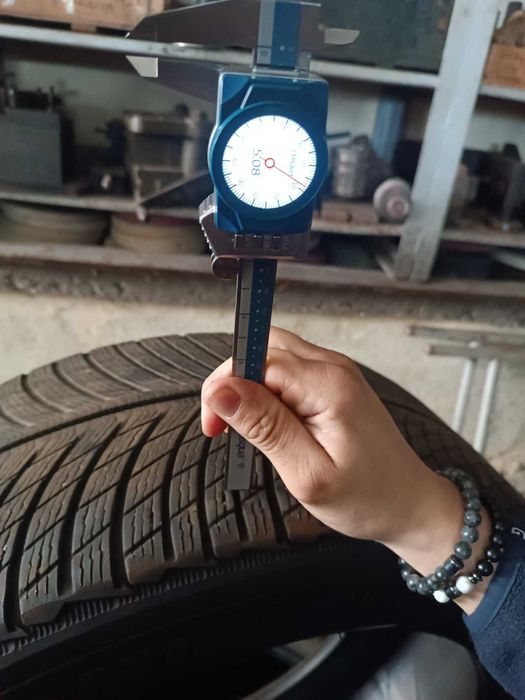 4бр. 285/45/21 Зимни гуми Michelin и 4бр. Летни Pirelli