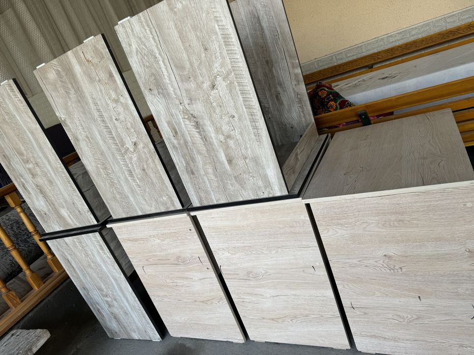 Parta i stulya prodayutsa