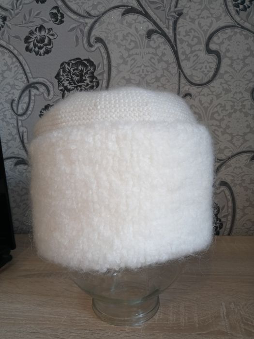 Продам женскую шапку