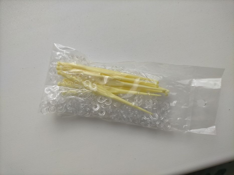 Продам 200 S клипс и 9 крючками!
